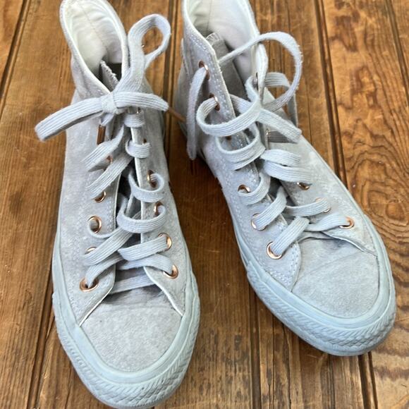 Women’s Kids Converse Suede Chuck Taylor High-Tops in Light Gray - Picture 7 of 7